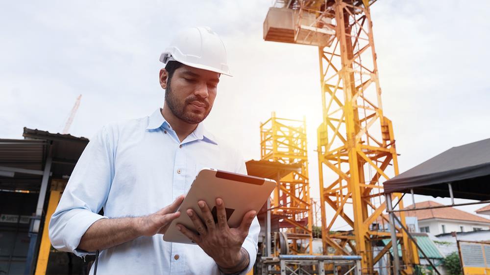 Survey shows most UK construction workers trust AI and automation to keep them safe image