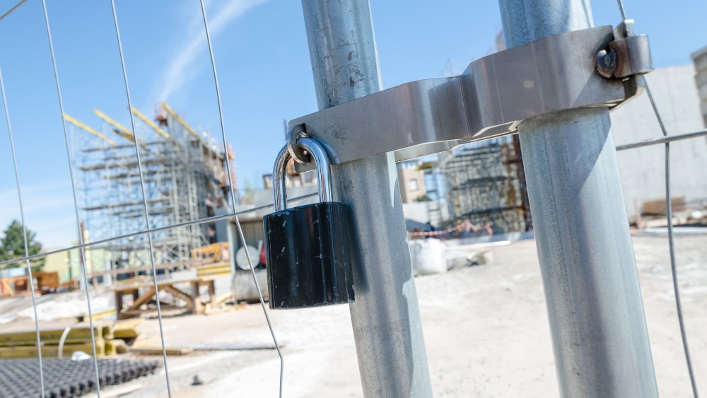 Builders' Merchants News Construction workers downing tools