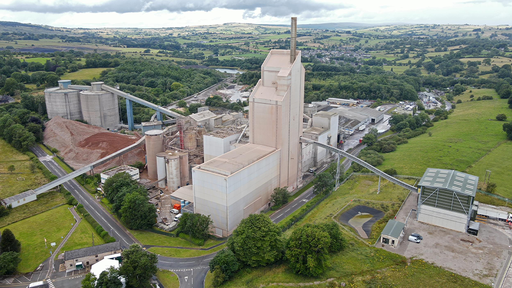 Builders' Merchants News Aggregate Industries hits the tiles to