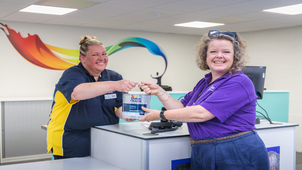 Builders' Merchants News Dulux Decorator Centre bringing colour to